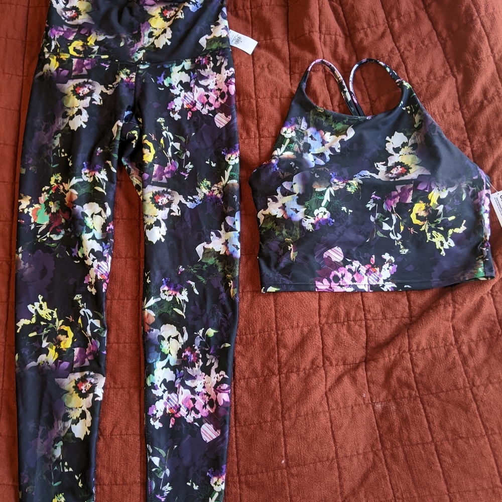 NWT yoga/work out set